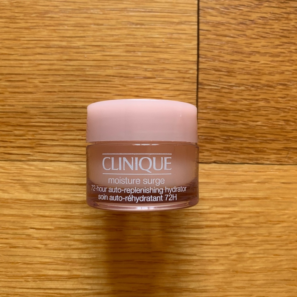 Clinique. small moisture surge. 72-hr hydrator.